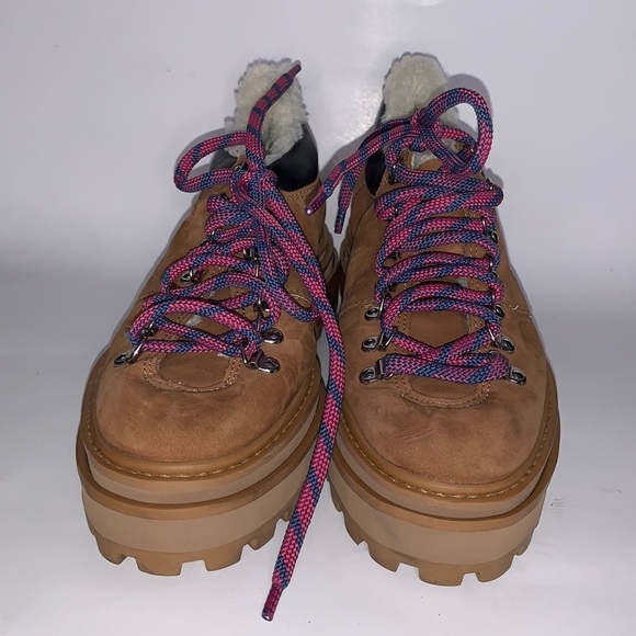 Schutz Lucille Faux Shearling Lined Ankle Boot size 6B - Picture 2 of 8